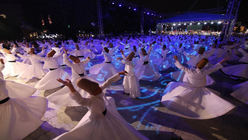 750. yılda 750 semazenden sema gösterisi