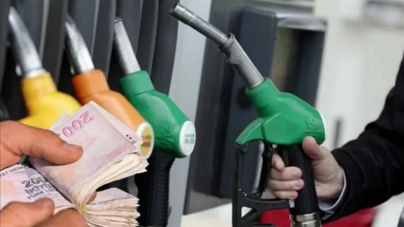Araç sahiplerine müjde! Motorine indirim geliyor