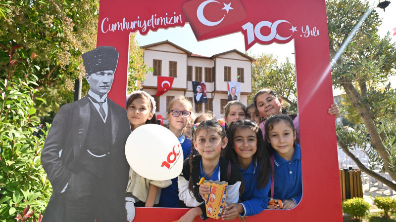 Karesi Atatürk Evi'nde 100. Yıl coşkusu