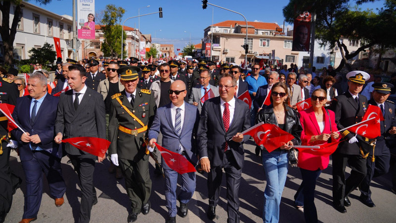 Ayvalık'ta Cumhuriyetin 100. Yıl heyecanı ve coşkusu muhteşemdi...
