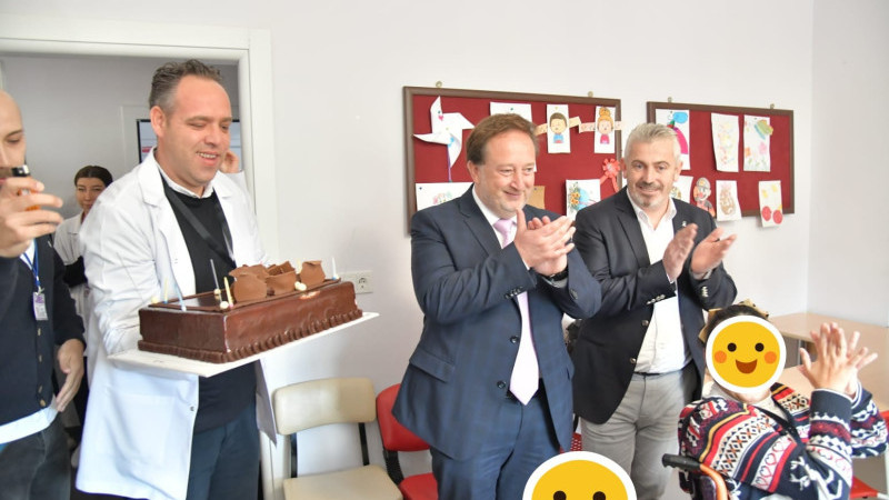 AK Parti Karesi'den Özel Çocuklara Özel Kutlama