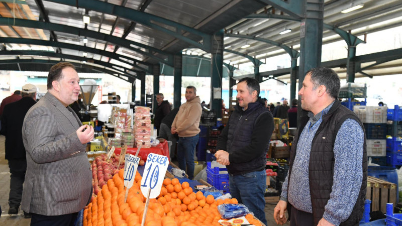 BAŞKAN ORKAN PAZAR ESNAFIYLA BULUŞTU